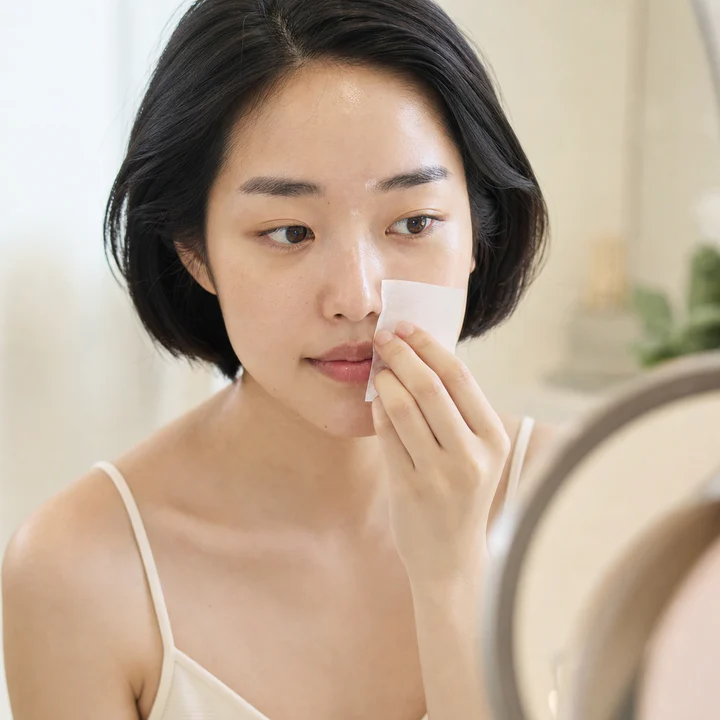 지성·피지 고민을 일상 장면으로 표현한 일러스트